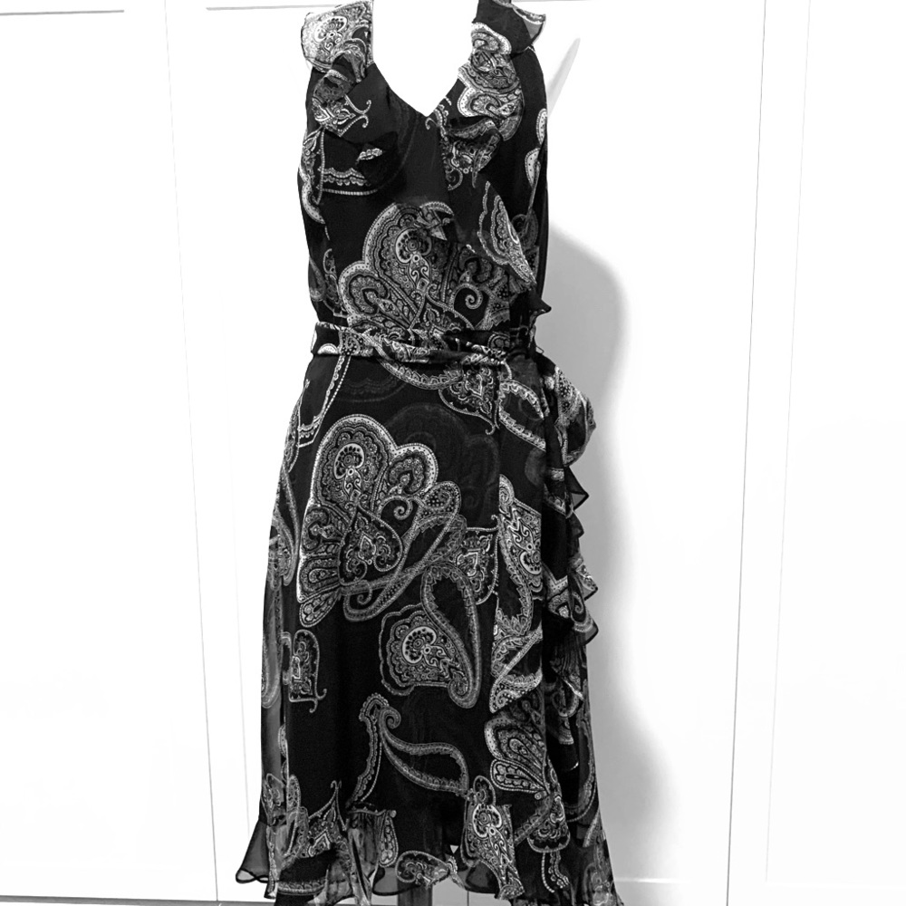 Feminine ruffled halter dress